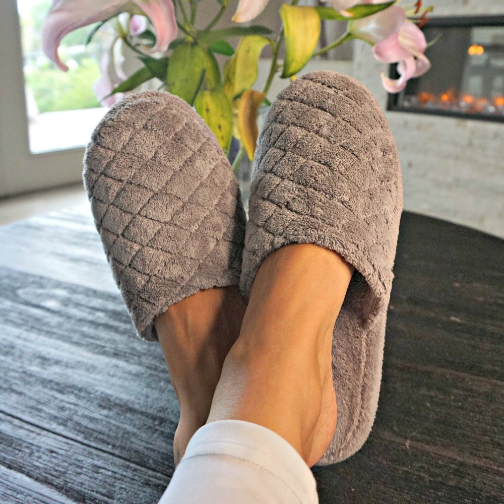 Foap-slippers_1_56dcac9b-ffae-4020-9ecd-f61586635afd.jpg